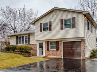 1400 Carr Ct, Elk Grove Village, IL 60007