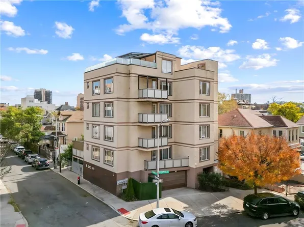 2969 Brighton 1st St APT 4, Brooklyn, NY 11235