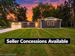 204 Greenfield Dr, Mount Pleasant, MI 48858