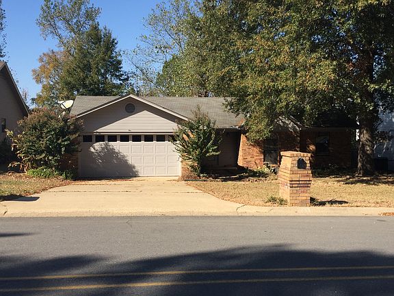 2nd image of 147 Rolling Oaks Dr