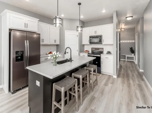 New Construction - 2 bedroom w/Den - Zero Entry Townhome