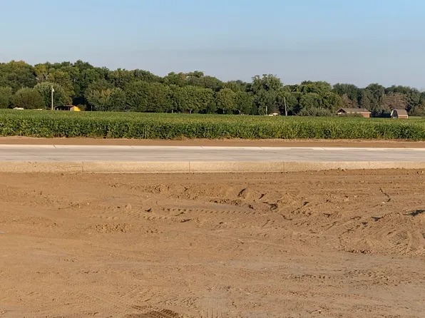 3351 Harvest Meadows Ln, South Sioux City, NE 68776