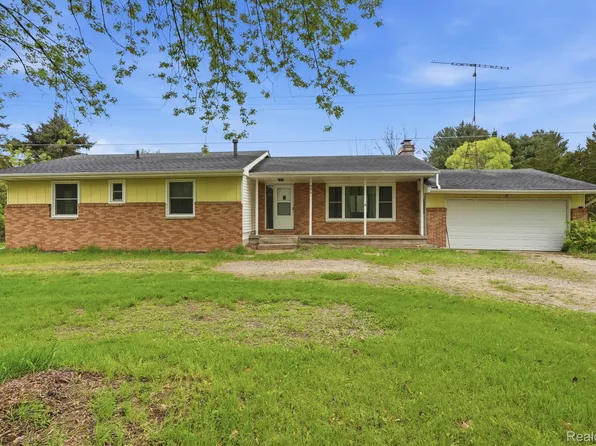 396 Plum Creek Rd, Lapeer, MI 48446