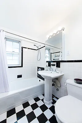 Rented by Karen Pollack, LREB | media 5