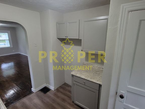 5th image of 569 Gramont Ave