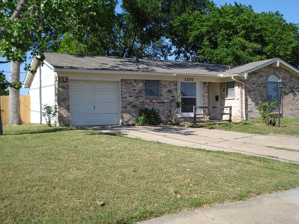 1st image of 1201 Chapman Dr