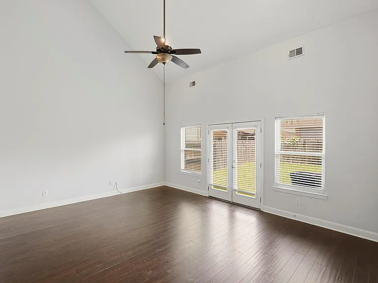 2410 Ranna Ct — Photo 7