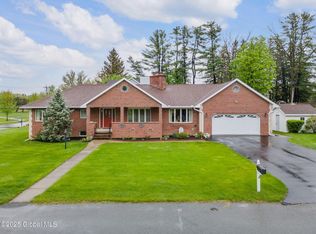 392 McCormack Rd, Albany, NY 12208