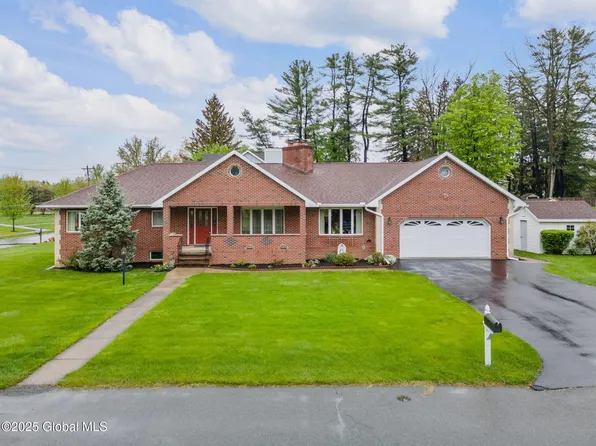 392 McCormack Road, Albany, NY 12208