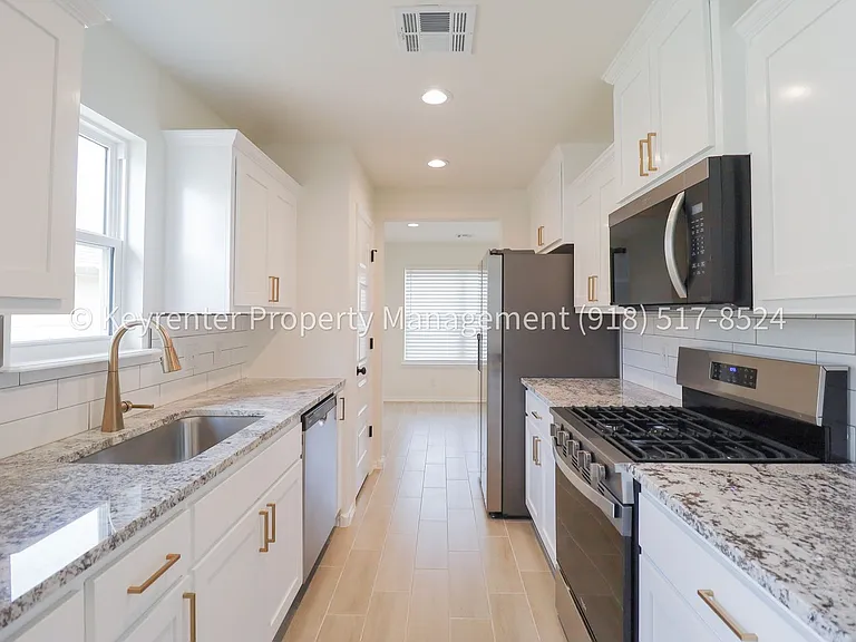 11506 E 94th Pl N — Photo 9