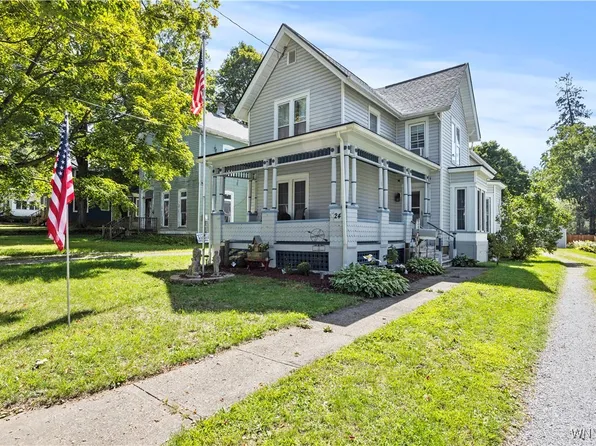 24 Elm St, Warsaw, NY 14569