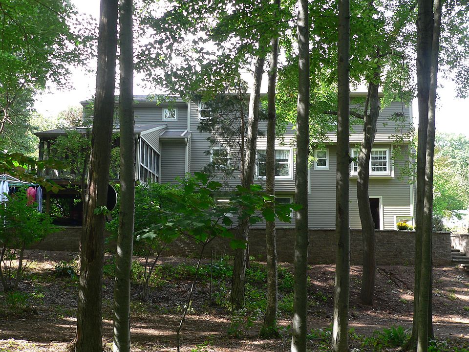 2nd image of 25 Tower Rd