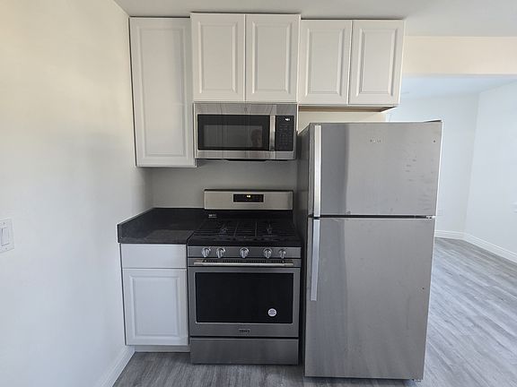 Stove / Refrigerator / Cabinets