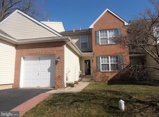 621 S Mount Vernon Cir, Bensalem, PA 19020