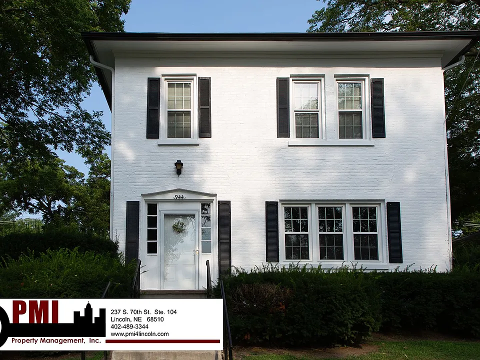 944 Forest Ave