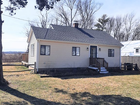 2nd image of 69 Arleita St #69