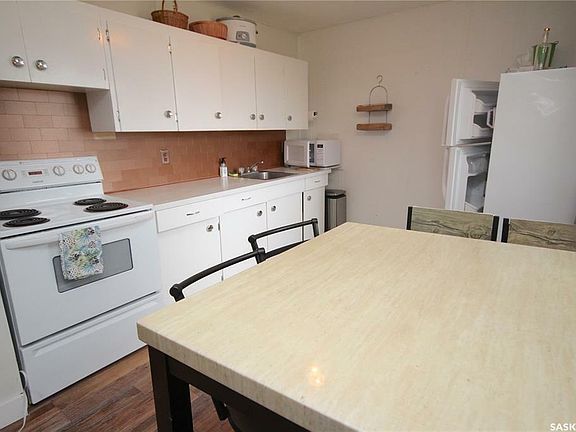 3rd image of 1013 Whitesand Ave