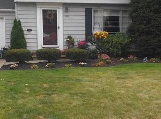 4888 Westbourne Rd, Lyndhurst, OH 44124