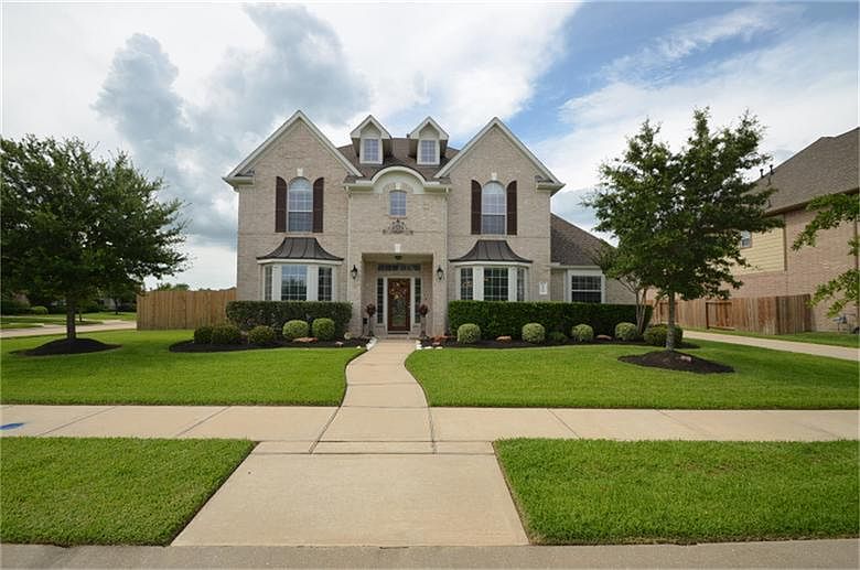 Welcome to 20706 Bradford Creek Court in beautiful Fairfield.