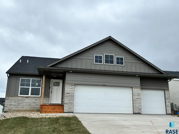 2201 E Alexa St, Brandon, SD 57005