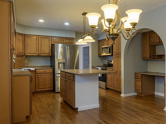 5th image of 2302 Terrace Ln
