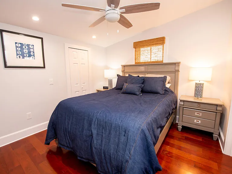 826 Johnson Ln — Photo 19