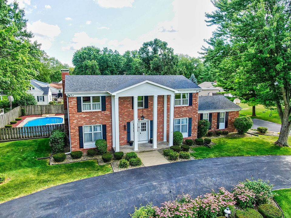 1st image of 3 Oaklane Dr