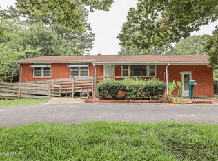 907 Gum Branch Rd, Jacksonville, NC 28540