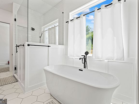 5th image of 5315 Hendrix Rd