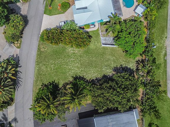 3rd image of 3442 Harbor Road S
