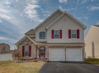 740 Thomas Armor Dr, Windsor, PA 17366