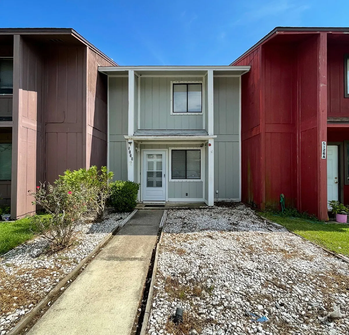 2 bed, 1.5 bath, 970 sqft, $1,400 — Photo 1