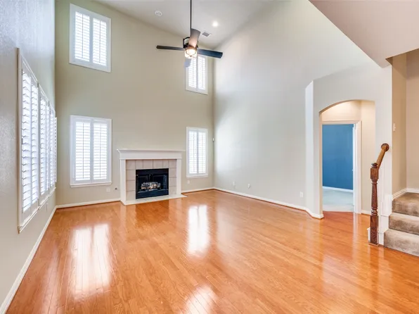 3912 Sovereign Dr, Bedford, TX 76021