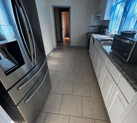 3rd image of 4334 Barnes Ave Floor 2
