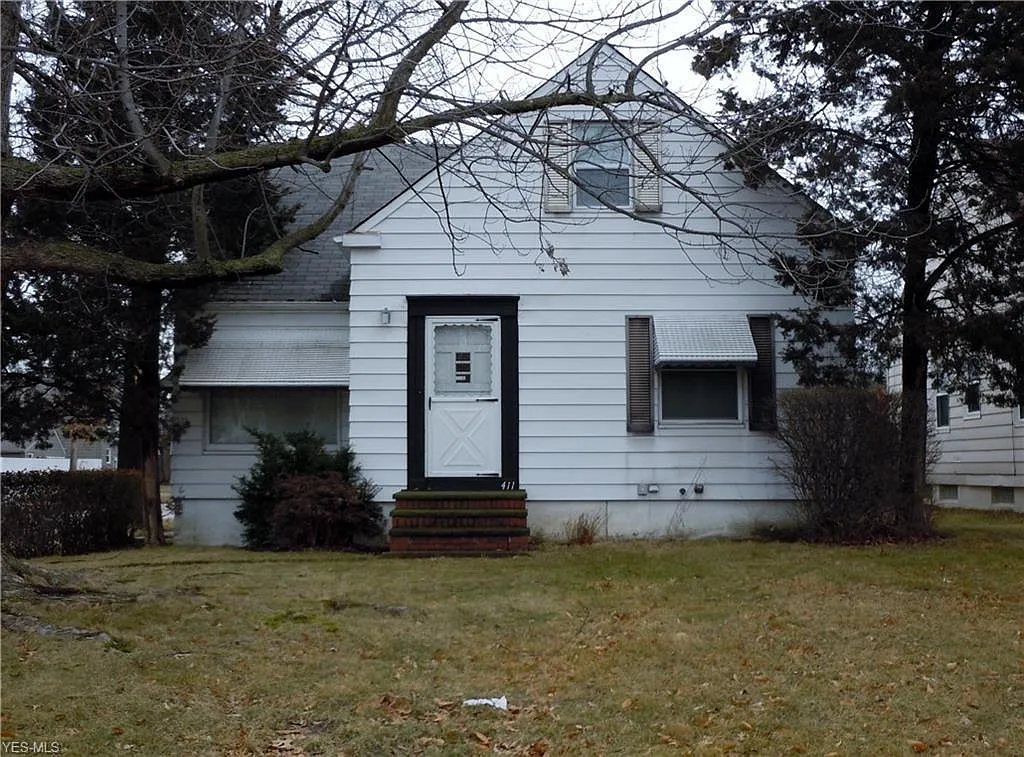411 E 274th St photo 1