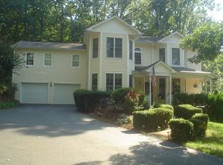 3967 Den Dr, Hickory, NC 28602