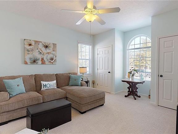 3rd image of 22451 Country Meadows Ln