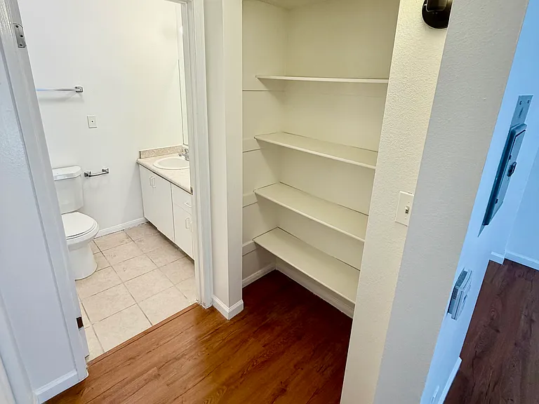 2253 N Niagara St #C — Photo 9