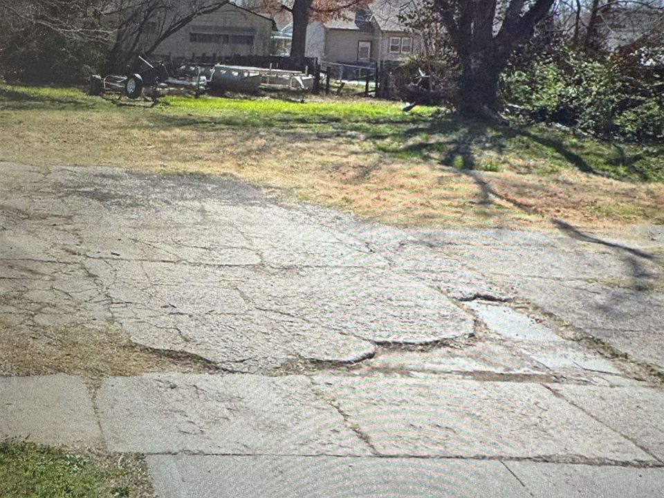 1st image of 1626 N Oliver Ave