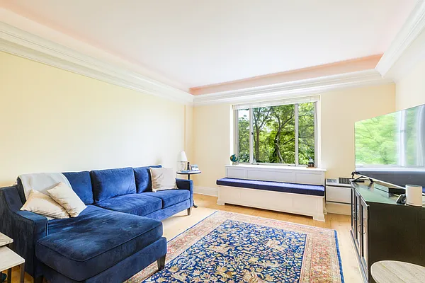 Sold by Compass | media 10