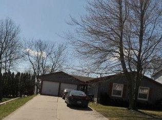 2004 10th St, Coralville, IA 52241
