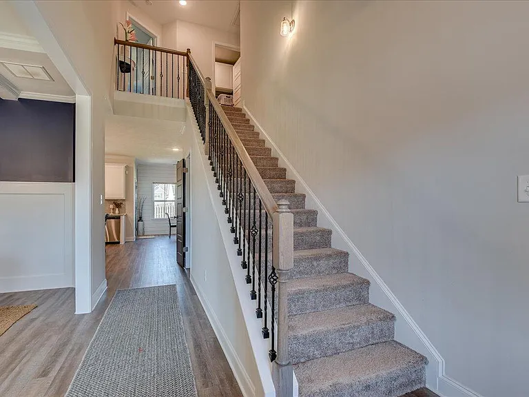 533 Fermoy Ln — Photo 5