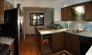 5th image of 991 S 119th Ct