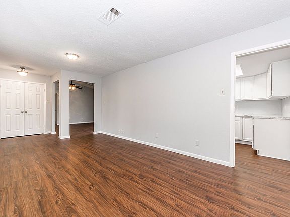 5th image of 2 Westvale Pl