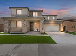 16707 Island Oak St, Fontana, CA 92336