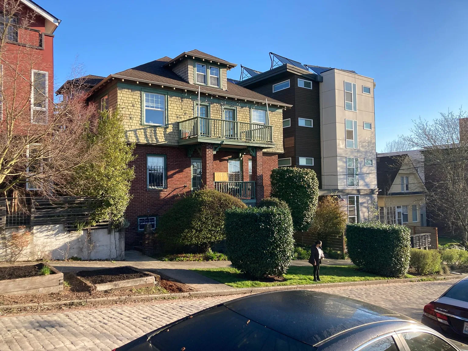 1808 E John St — Photo 1