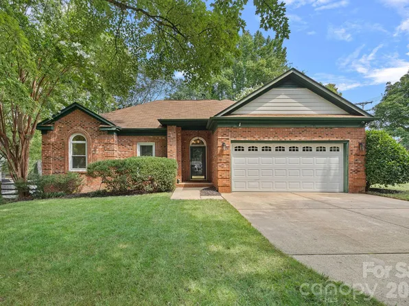 9413 Twin Trail Dr, Huntersville, NC 28078