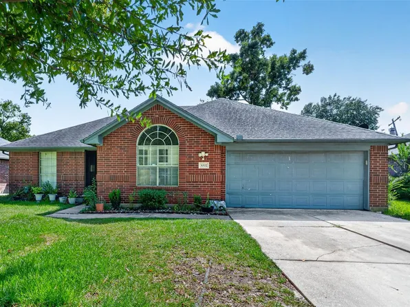 3002 Overland Trl, Dickinson, TX 77539