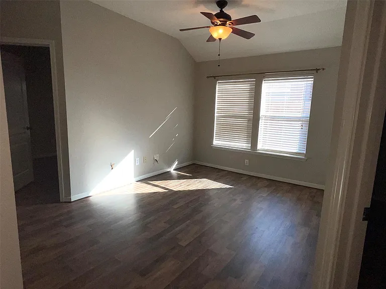 25011 Emporia Point Ct — Photo 26