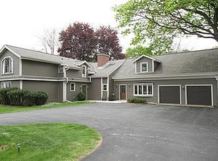 2445 Maple Hill Ln, Brookfield, WI 53045